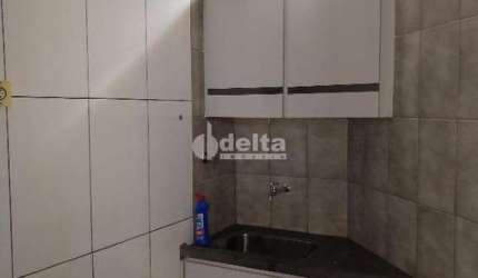 Sala comercial disponível para locação no bairro Santa Mônica em Uberlândia-MG