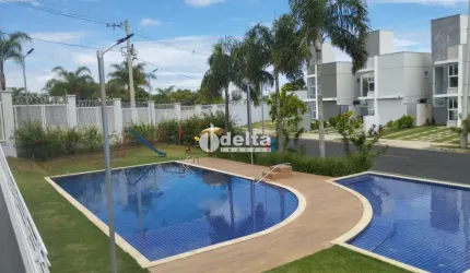 Casa em condomínio disponível para Venda no bairro Granja Marileusa em Uberlândia-MG.