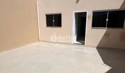 Casa residencial disponível para venda no bairro São Jorge em Uberlândia-MG