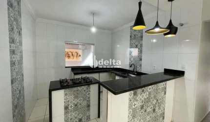 Casa residencial disponível para locação no bairro Ipanema em Uberlândia-MG
