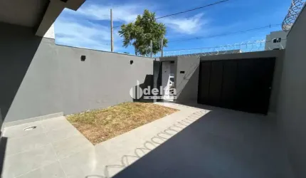 Sobrado disponível para venda no bairro Novo Mundo em Uberlândia-MG