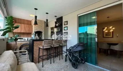 Apartamento disponível para venda no bairro Santa Mônica em Uberlândia-MG