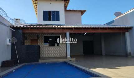Casa residencial disponível para Locação no bairro Portal do Vale em Uberlândia-MG.