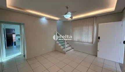 Casa residencial disponível para Locação no bairro Tabajaras em Uberlândia-MG.