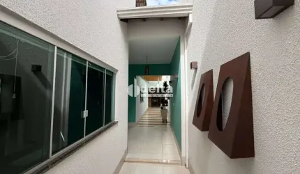 Casa disponível para venda no bairro Alto Umuarama em Uberlândia MG
