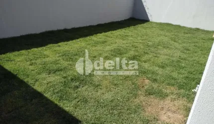 Casa residencial e comercial disponível para venda no bairro Brasil em Uberlândia-MG