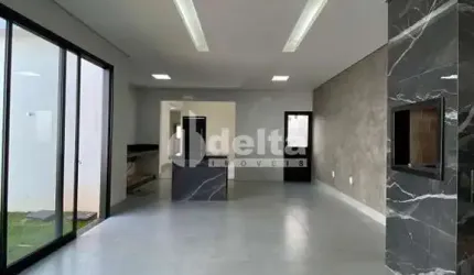 Casa residencial disponível para venda no bairro Alto Umuarama em Uberlândia-MG