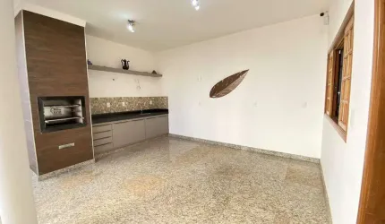Casa residencial disponível para venda no bairro Itapema Sul em Uberlândia-MG
