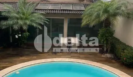 Casa residencial e comercial  disponível para venda no bairro Morada da Colina em Uberlândia-MG.