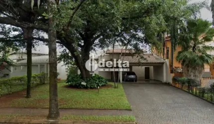 Casa disponível para venda no bairro Jardim Karaíba em Uberlândia MG