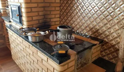 Chácara disponível para venda na Zona Rural de Uberlândia em Uberlândia-MG