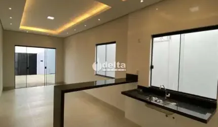 Casa residencial  disponível para venda no bairro Laranjeiras em Uberlândia-MG