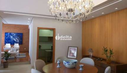 Casa no condomínio JARDIM VERSAILLES disponível para venda em Uberlândia-MG