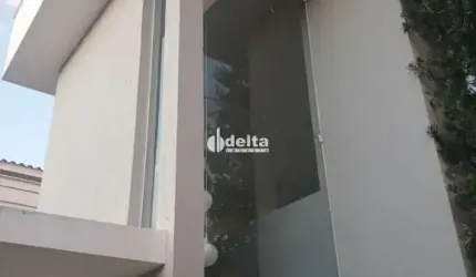 Casa no condomínio Paradiso Ecológico disponível para Locação no bairro Granja Marileusa em Uberlândia-MG