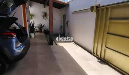 Casa disponível para venda no bairro Santa Rosa em Uberlândia MG