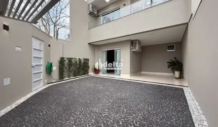 Casa disponível para venda no bairro Alto Umuarama em Uberlândia MG