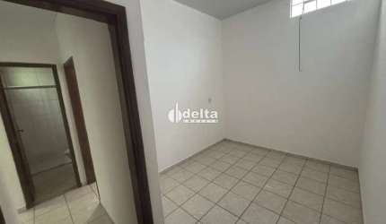Casa disponível para locação no bairro Planalto em Uberlândia-MG