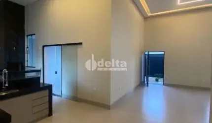 Casa residencial disponível para venda no bairro Novo Mundo em Uberlândia-MG