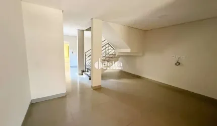 Casa residencial disponível para locação no bairro Novo Mundo em Uberlândia-MG.