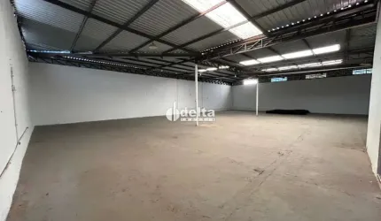 Galpão disponível para locação no bairro Morumbi em Uberlândia-MG