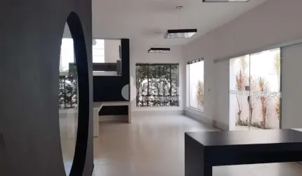 Casa residencial e comercial disponível para venda no bairro Fundinho em Uberlândia-MG