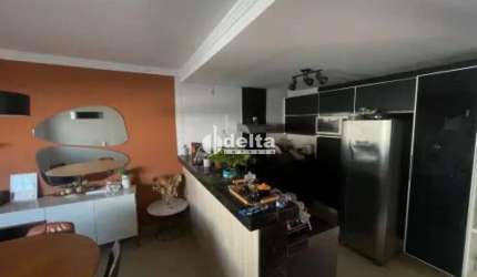 Casa residencial disponível para Locação e venda no bairro Shopping Park em Uberlândia-MG.