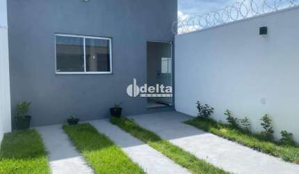 Casa residencial disponível para locação e venda no bairro Laranjeiras em Uberlândia-MG
