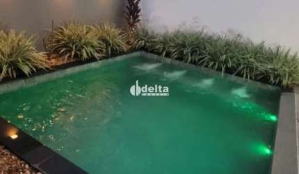 Casa no condomínio Reserva dos Ypês disponível para venda em Uberlândia-MG.