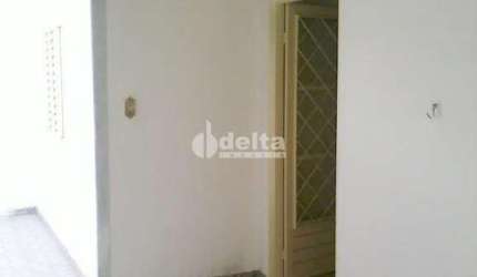 Casa disponível para locação e venda no bairro Santo Inácio em Uberlândia-MG