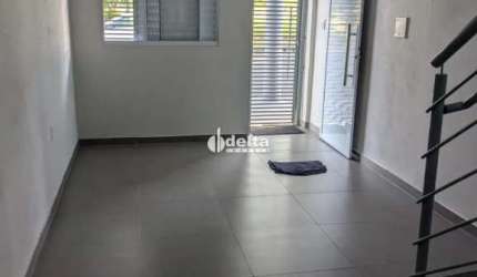 Galpão disponível para venda no bairro Custódio Pereira em Uberlândia-MG