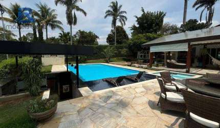Casa com 6 quartos à venda, 758 m² por R$ 3.000.000