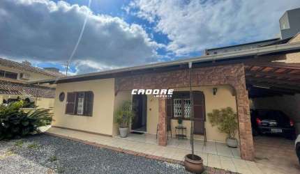 Excelente casa com aproximadamente 250m² no bairro Vila Nova I Cadore Imóveis