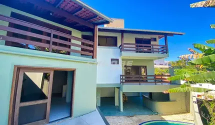 Casa com 4 Dormitórios e Piscina A Venda Bairro Garcia
