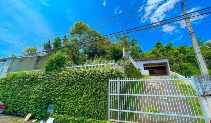 Casa de 03 quartos na Ponta Aguda