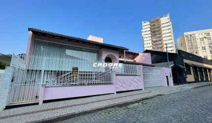 Casa comercial no bairro Ponta Aguda
