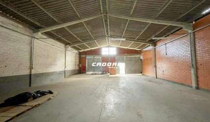 Galpão com aproximadamente 350m² no bairro Itoupavazinha I Cadore Imóveis