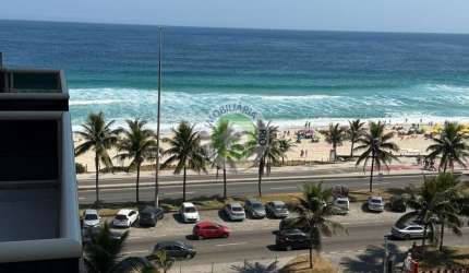 Cobertura Espetacular na Praia da Barra- Vista Praia com 120 m2 - Entrar e morar - reformada e planejada arquiteto com 2 suítes