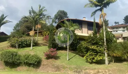Residência de luxo em condomínio exclusivo em Teresópolis-RJ: 6 quartos, 5 suítes, salas amplas, 9 banheiros, 5 vagas, 1.100m².