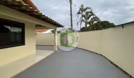 Pronta para Morar à venda em Araruama-RJ, Centro: 2 quartos, 1 suíte, 1 sala, 1 banheiro, 1 vaga, 75m²!