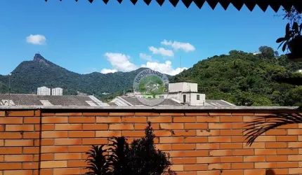 Cobertura de Luxo à Venda em Laranjeiras, Rio de Janeiro-RJ: 4 Quartos, 1 Suíte, 2 Salas, 4 Banheiros, 3 Vagas de Garagem, 421m².