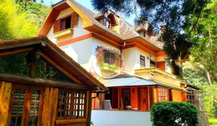 Sitio de luxo em condomínio - 7 quartos, 7 suítes, 3 salas e mais! Confira esta oportunidade exclusiva em Teresópolis-RJ.