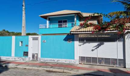 CASA  ESPETACULAR  A VENDA NA PRAIA DOS INGLESES.