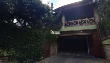 Exclusividade e sofisticação: Descubra a casa de alto padrão dos seus sonhos!