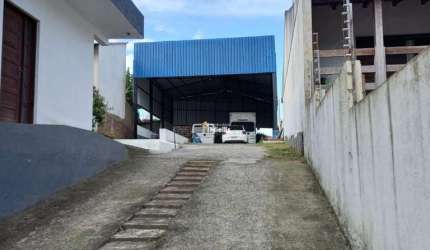 Pavilhão Comercial e Escritorio