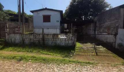 Casa bem localizada na Cecília