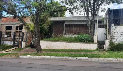 Casa para venda  no Bairro Três Figueiras em Porto Alegre