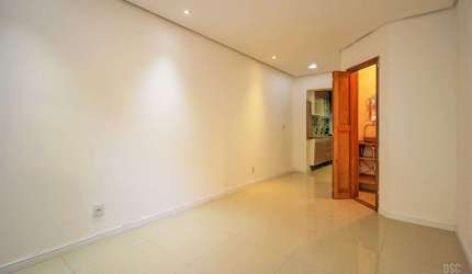 Casa em Condomínio para venda  no Bairro GUARUJA em Porto Alegre