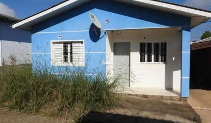 Linda casa com 2 dormitórios