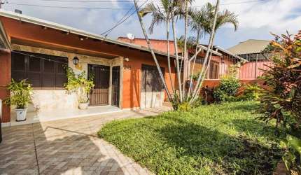 Casa para venda  no Bairro RUBEM BERTA em Porto Alegre