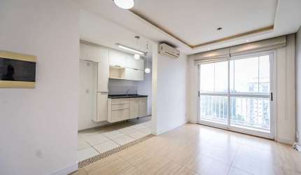 Apartamento para venda  no Bairro Camaquã em Porto Alegre